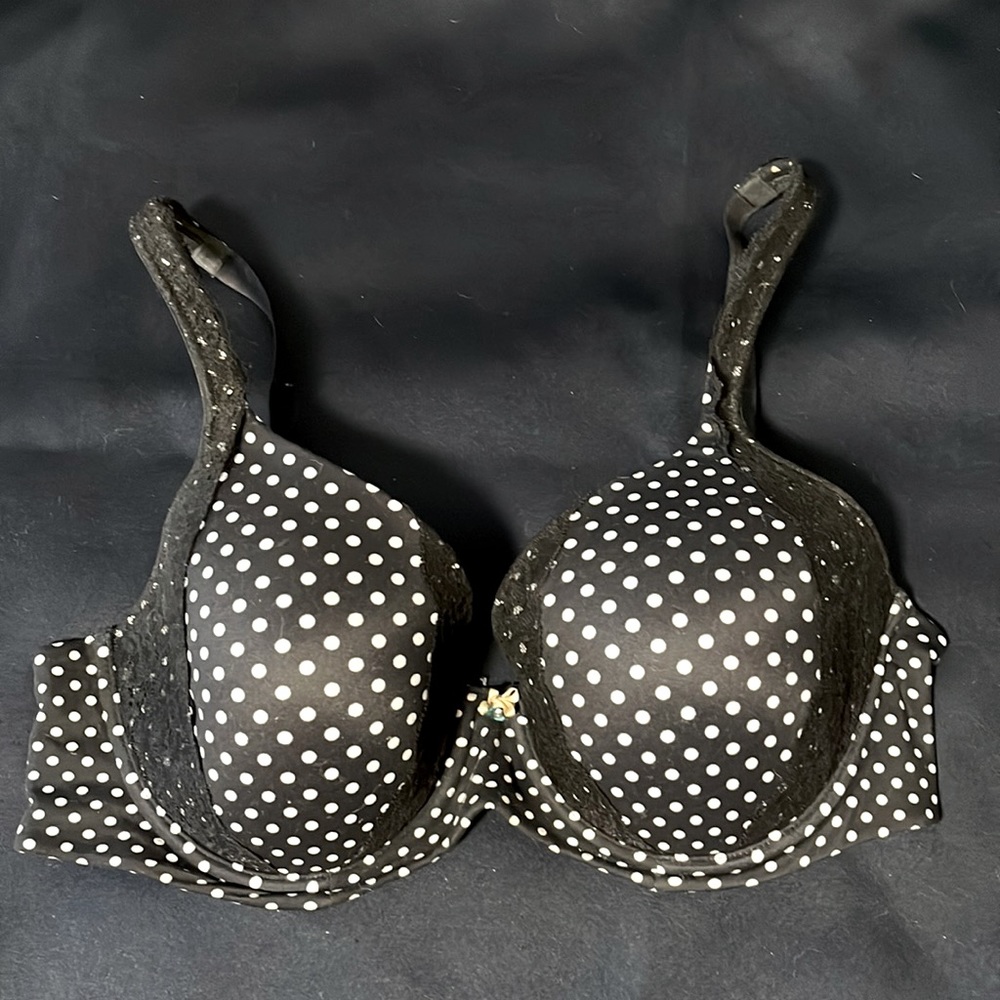 Soma 32DDD Black bra with white polka dots